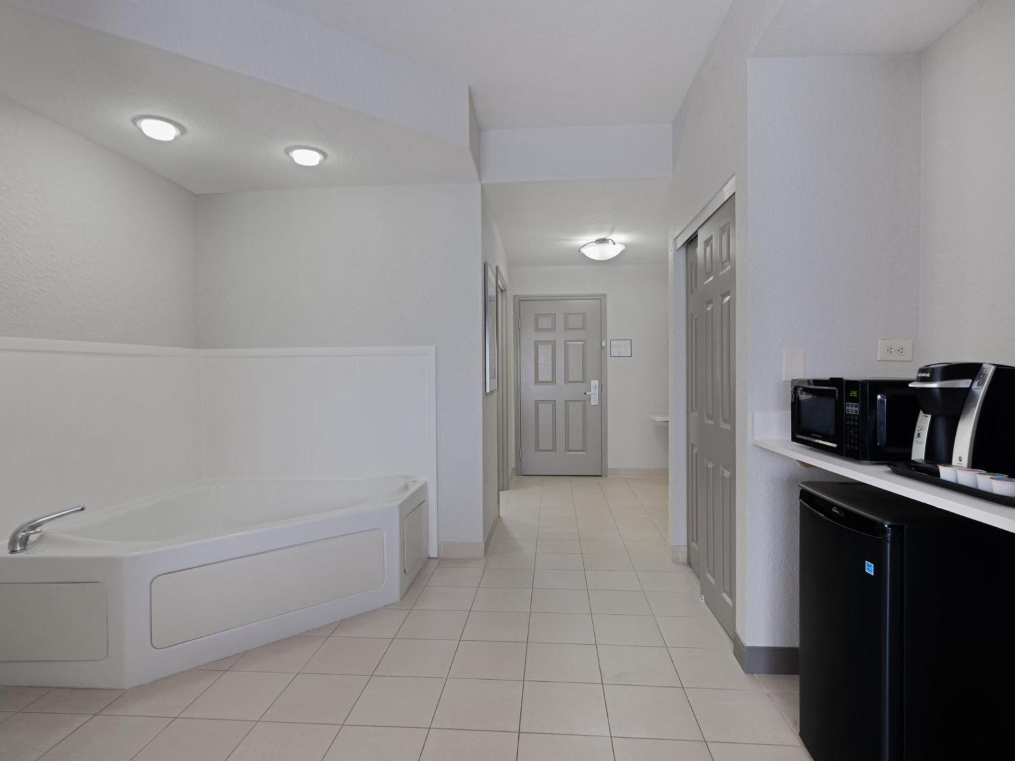 Holiday Inn Express & Suites Lakeland North I-4 By Ihg Eksteriør bilde